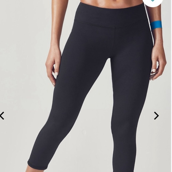 Fabletics mesh bottom cropped leggings - Picture 2 of 4